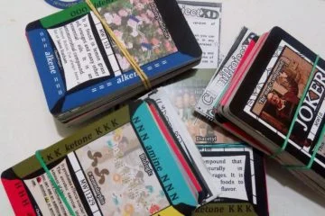 ChemiProject XD pocket version, an educational chemistry game for children aged 6+, ideal for learning basic concepts while having fun.